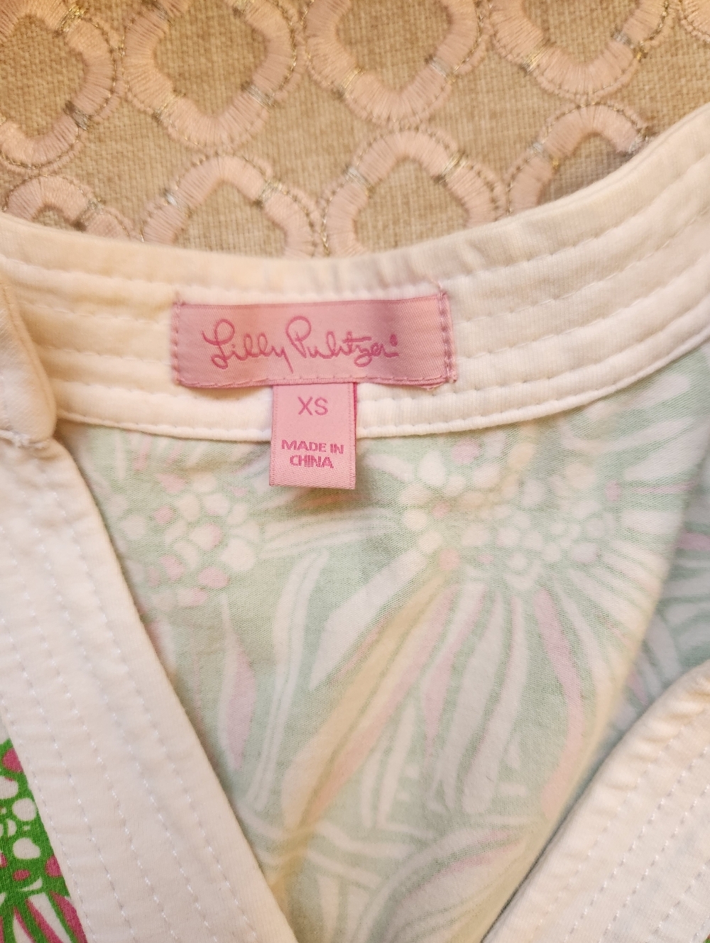 Lilly Pulitzer Women's Daisy Darling Green Long Sleeved Tunic, Size XS, $98 - Picture 3 of 10